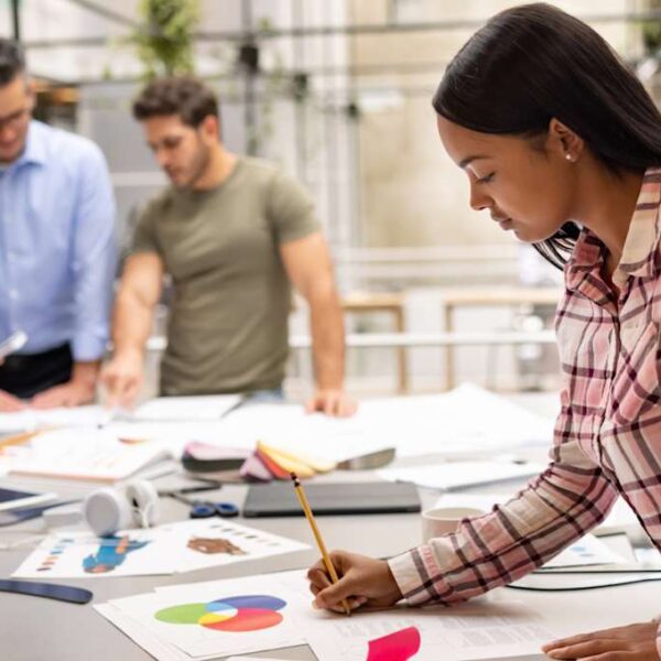 What to Look for in a Design College: Key Factors for Aspiring Artists
