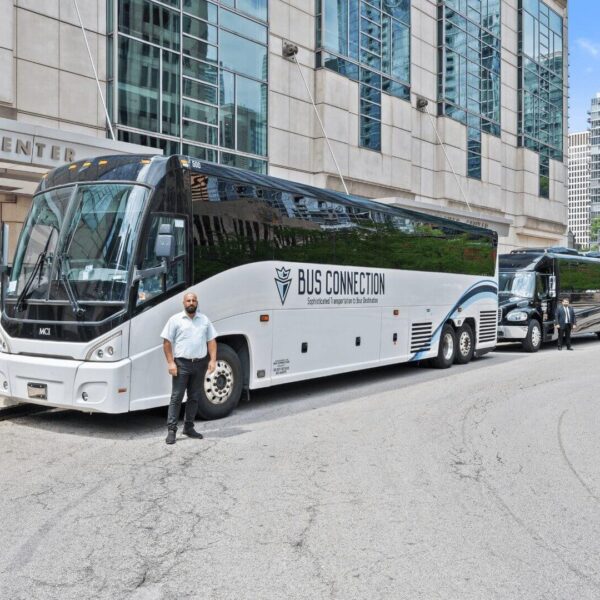 Tour Bus Rental Illinois: Discover the State’s Top Attractions in Comfort