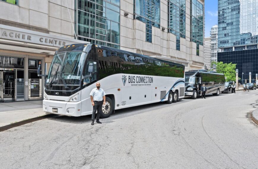 Tour Bus Rental Illinois: Discover the State’s Top Attractions in Comfort